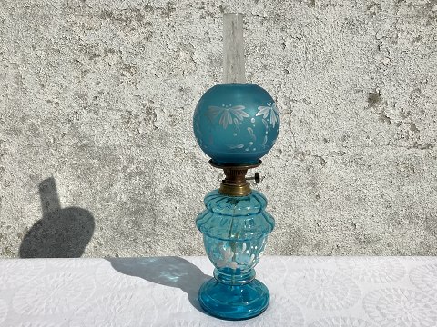 Öllampe
Blaues Glas mit Blumenmotiv
* 625kr