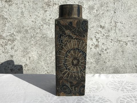 Aluminia
Baca
Vase
#870/3259
*700kr