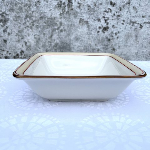 Royal Copenhagen
The Spanish porcelain
Serving bowl
# 79/166
* 150 DKK