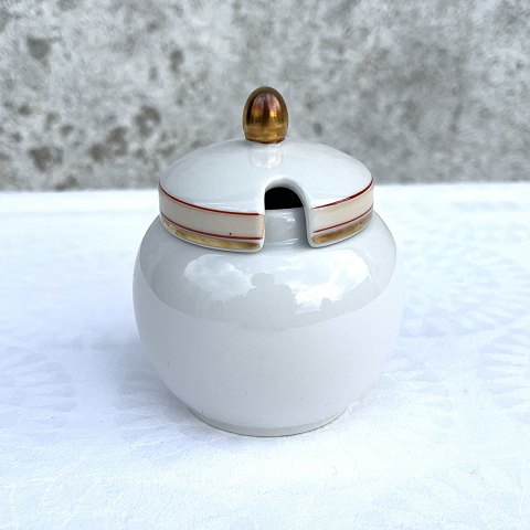 Royal Copenhagen
The Spanish Porcelain
Mustard jar
#1279 / 9322
*DKK 150