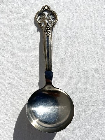 Grape bunches
Potato spoon
Cohr
Silver / steel
DKK 400