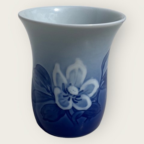 Bing & Gröndahl
Christrose
Vase
#677
*200 DKK