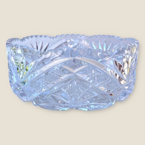 Kristallschale
Schweres geschliffenes Glas
*DKK 300