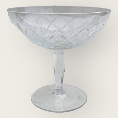 Lyngby Glas
Vienna antique
Champagne bowl
*DKK 150