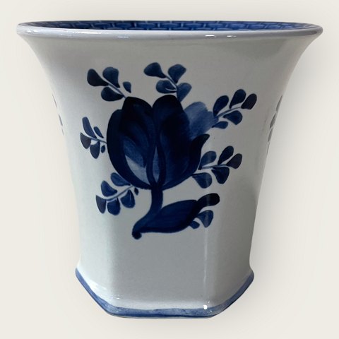 Royal Copenhagen
Tranquebar
Vase
#11/ 929
*350kr