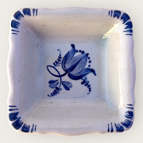 Royal Copenhagen
Tranquebar
Small bowl
#4063/ 1270
*DKK 50