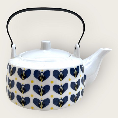 Retro teapot
With blue hearts
*DKK 375
