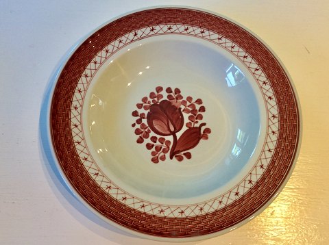 Royal Copenhagen
Aluminia
Red Tranquebar
Small deep plate
# 13/1847
1. Quality.