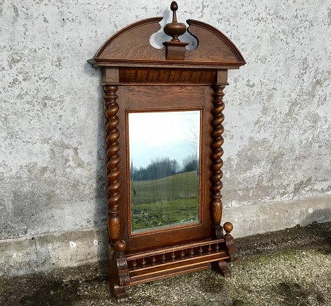 Oak Console Mirror
* 1000kr