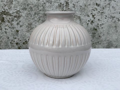 Bornholm pottery
Hjorth
Vase
* 650 DKK