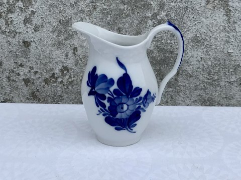 Royal Copenhagen
Flettet blå blomst
Flødekande
#10/8026
*150kr