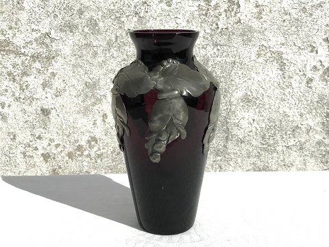 Glass vase with tin mount
* 400kr