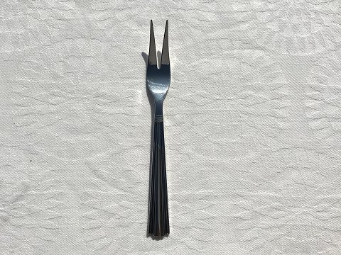 Margit
silver Plate
Cold cuts fork
* 30kr