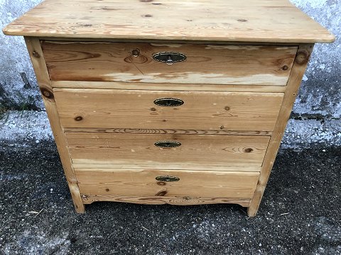 Dresser
Pine tree
875 kr