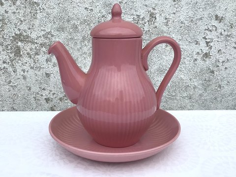 Bornholm ceramics
Søholm
Coffee pot and plate
* 150kr