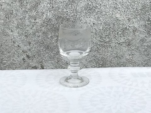 Lindahl Nielsen
Glas mit Girlandenschleifkante
Schnappt
* 40kr