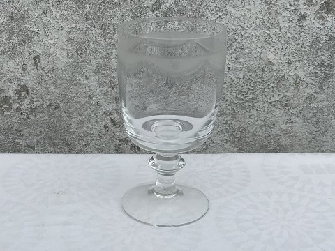 Lindahl Nielsen 
Glas med guirlandeslebet bort
Hvidvin
*100kr