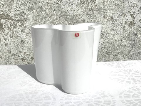 Iittala
Alva Alto 
Vase
Opal hvid
*275kr