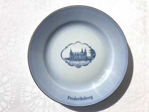 Bing & Grondahl
The castle set
Cake plate
Frederiksborg
# 616
*40 DKK