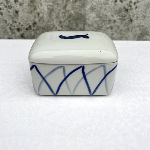 Lyngby
Danild 40
Harlequin
Butter box
* 225 DKK