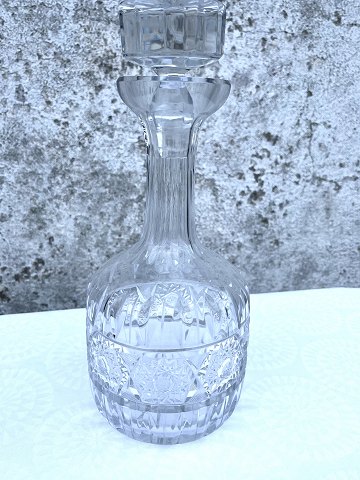 Crystal carafe
With star pattern
* 300 DKK