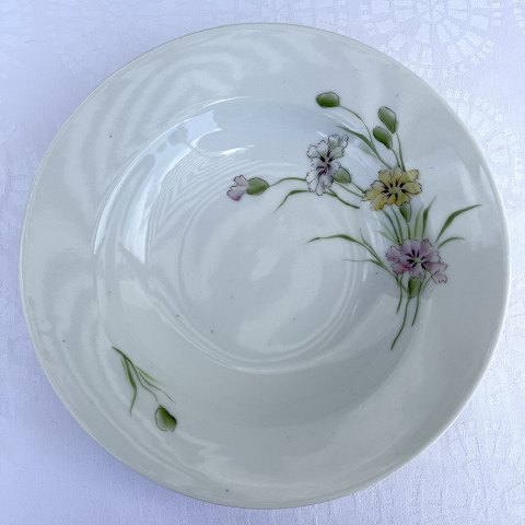 Bing & Grondahl
carnation
Deep plate
# B & G
* 200 DKK