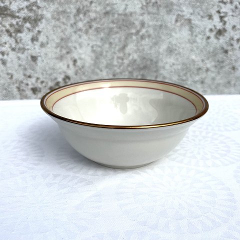 Royal Copenhagen
The Spanish Porcelain
porridge bowl
#79 / 10
*DKK 175