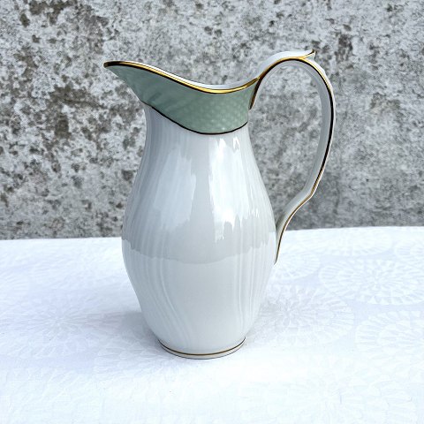 Royal Copenhagen
Green waved
Pitcher
#952 / 1608
*DKK 650