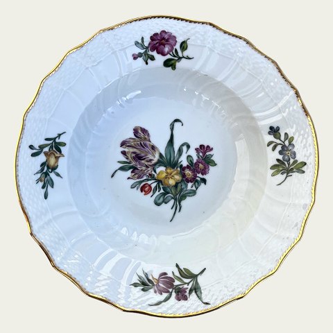 Royal Copenhagen
Home painted
Floral motif
Deep plate
*DKK 125