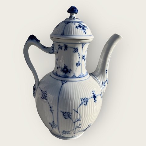 Royal Copenhagen
Blue fluted
plain
Coffee pot
#1/ 48
*DKK 550