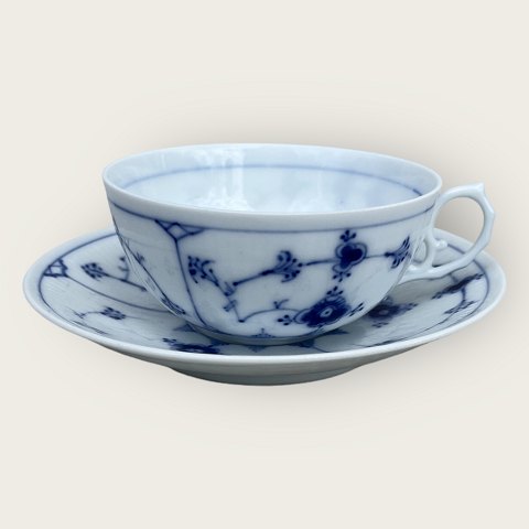 Bing & Grondahl
Painted blue
teacup
*DKK 300