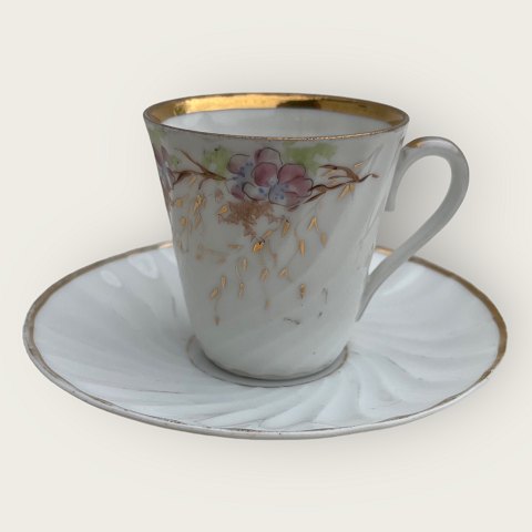 Bing&Grøndahl
2 coffee cups
with floral motif
#B&G
*DKK 250 in total