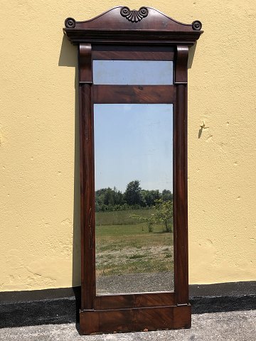 Large mirror
Mahogany
DKK 1250