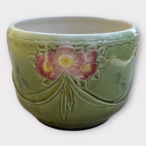 Earthenware
Flower pot shelters
*DKK 350
