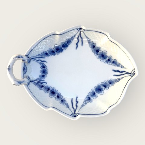 Bing&Grøndahl
Empire
Leaf dish
#199
*DKK 175