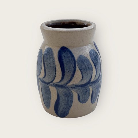 Vase / Jar
Stoneware
*DKK 175