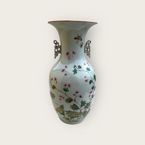 Large Chinese vase
*DKK 1,600