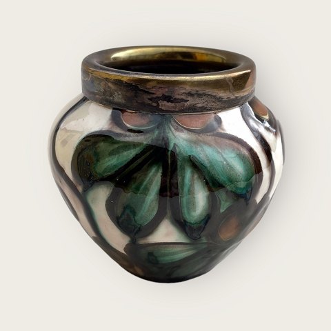 Kähler-Keramik
Vase mit montiertem Metallrand
*250 DKK