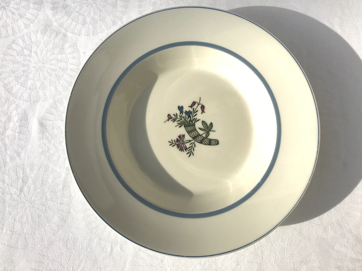 Olga - Antik & Design - Royal Copenhagen * Blomsterhorn * Dyb tallerken * #957/9587 * *80kr - Royal Copenhagen Blomsterhorn * Dyb tallerken * #957/9587 *80kr